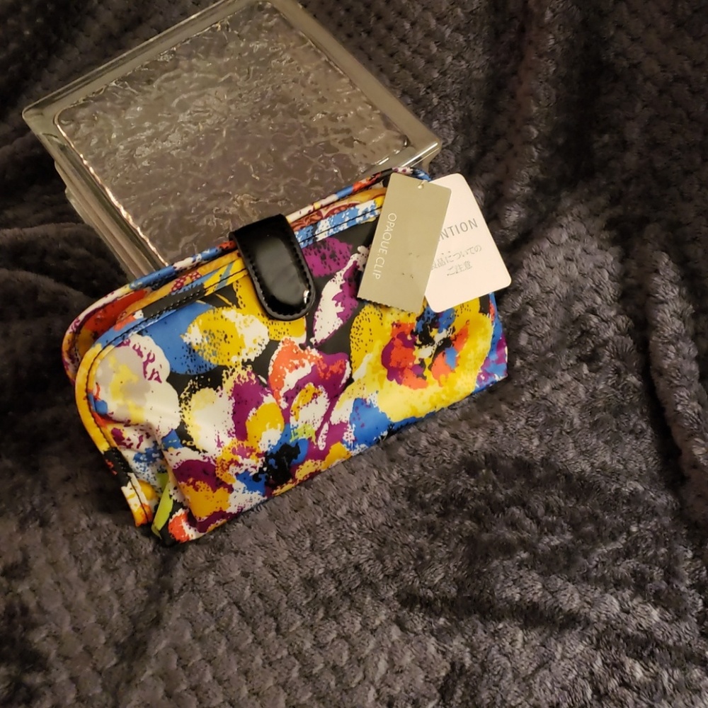 Cosmetic bag